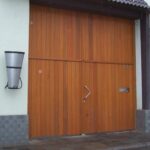 MANZ Holzhoftor Vollholzkonstruktion mit Briefkasten